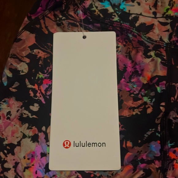 NWT Lululemon Base Pace HR Tight - Picture 3 of 4